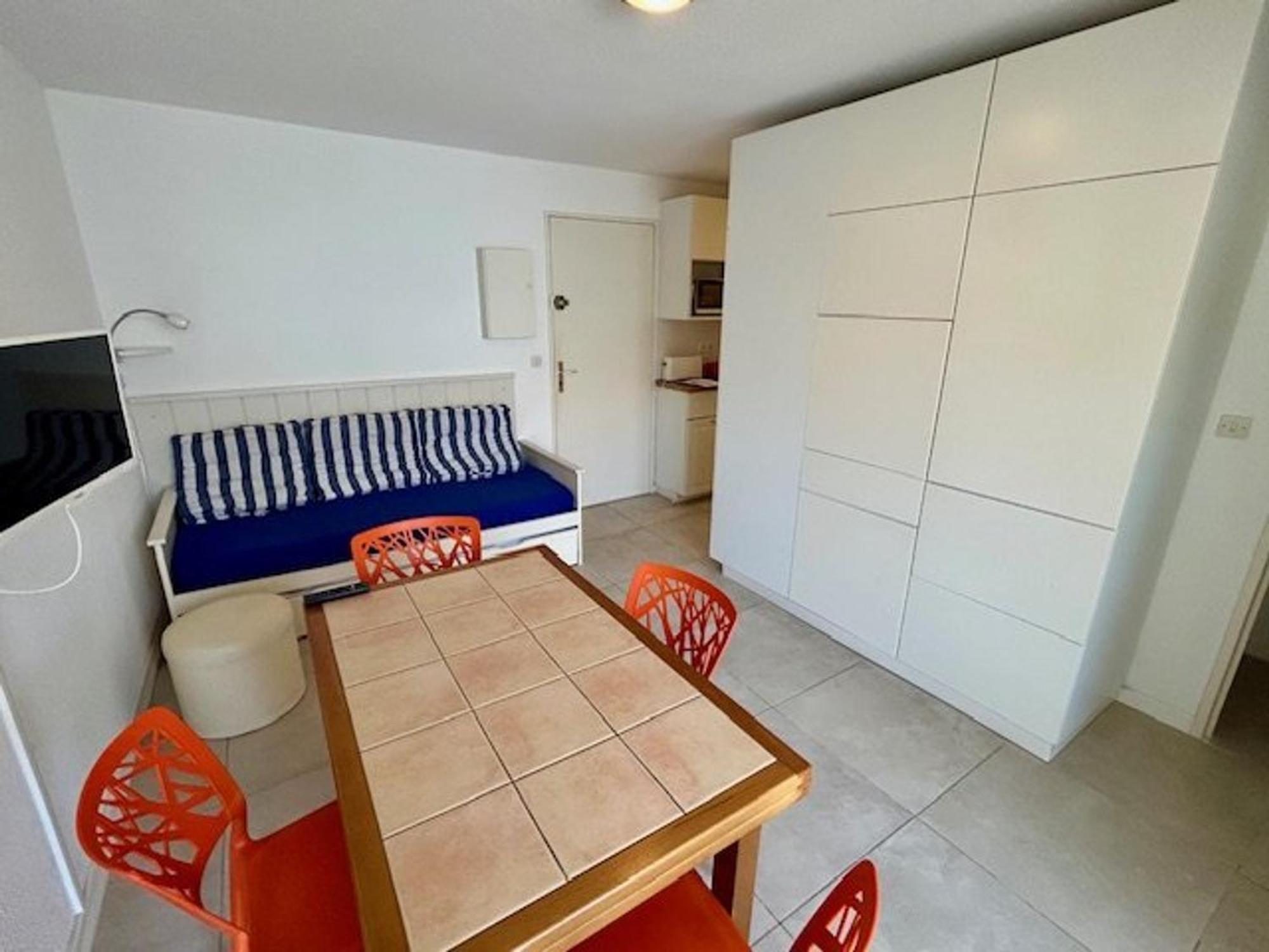 Appartement T2 A Royan, 4 Pers., Proche Plage Et Commerces, Parking, Balcon, Confortable Et Equipe - Fr-1-494-60 Екстериор снимка