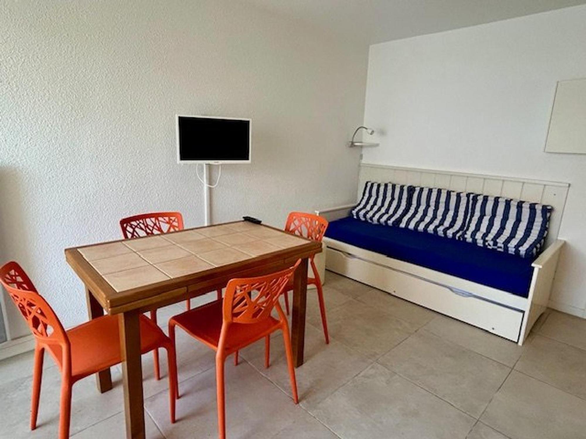 Appartement T2 A Royan, 4 Pers., Proche Plage Et Commerces, Parking, Balcon, Confortable Et Equipe - Fr-1-494-60 Екстериор снимка